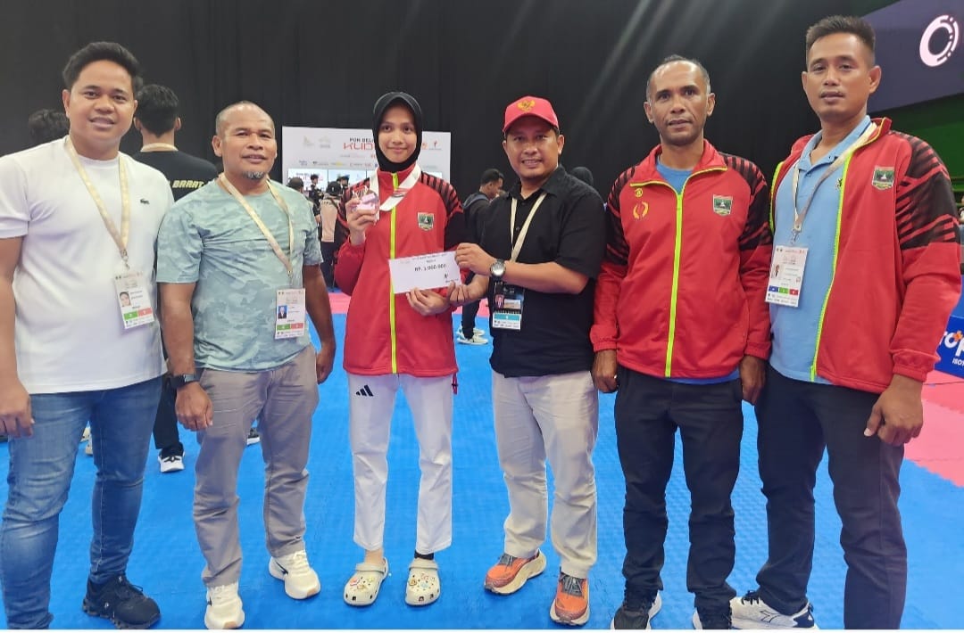 taekwondo-tambah-perolehan-medali-sumbar-di-pon-bela-diri
