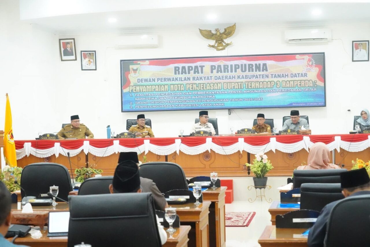 tiga-ranperda-diajukan-pada-dprd-tanah-datar