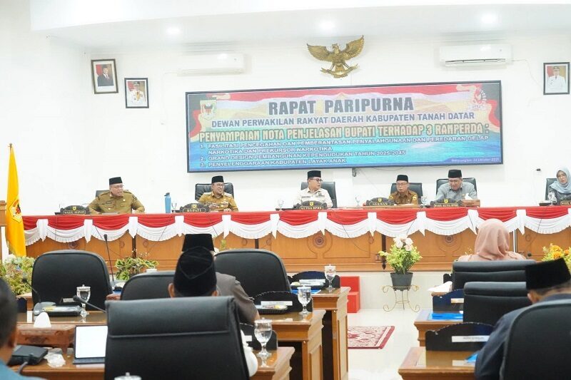 8-fraksi-dprd-tanah-datar-tanggapi-tiga-ranperda-yang-diusulkan-pemkab