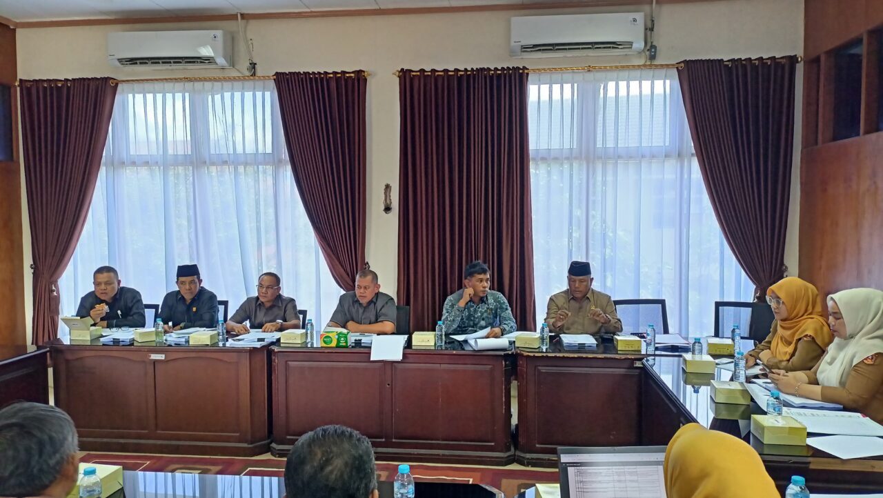 komisi-ii-dprd-evaluasi-kinerja-pemerintah-daerah-dalam-menjalankan-program-program-prioritas