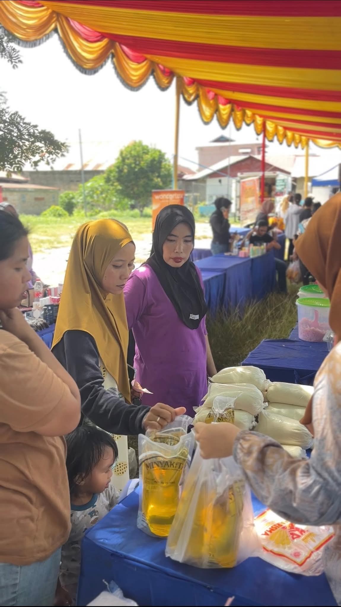 pasar-murah-ringankan-beban-perekonomian-warga-padang