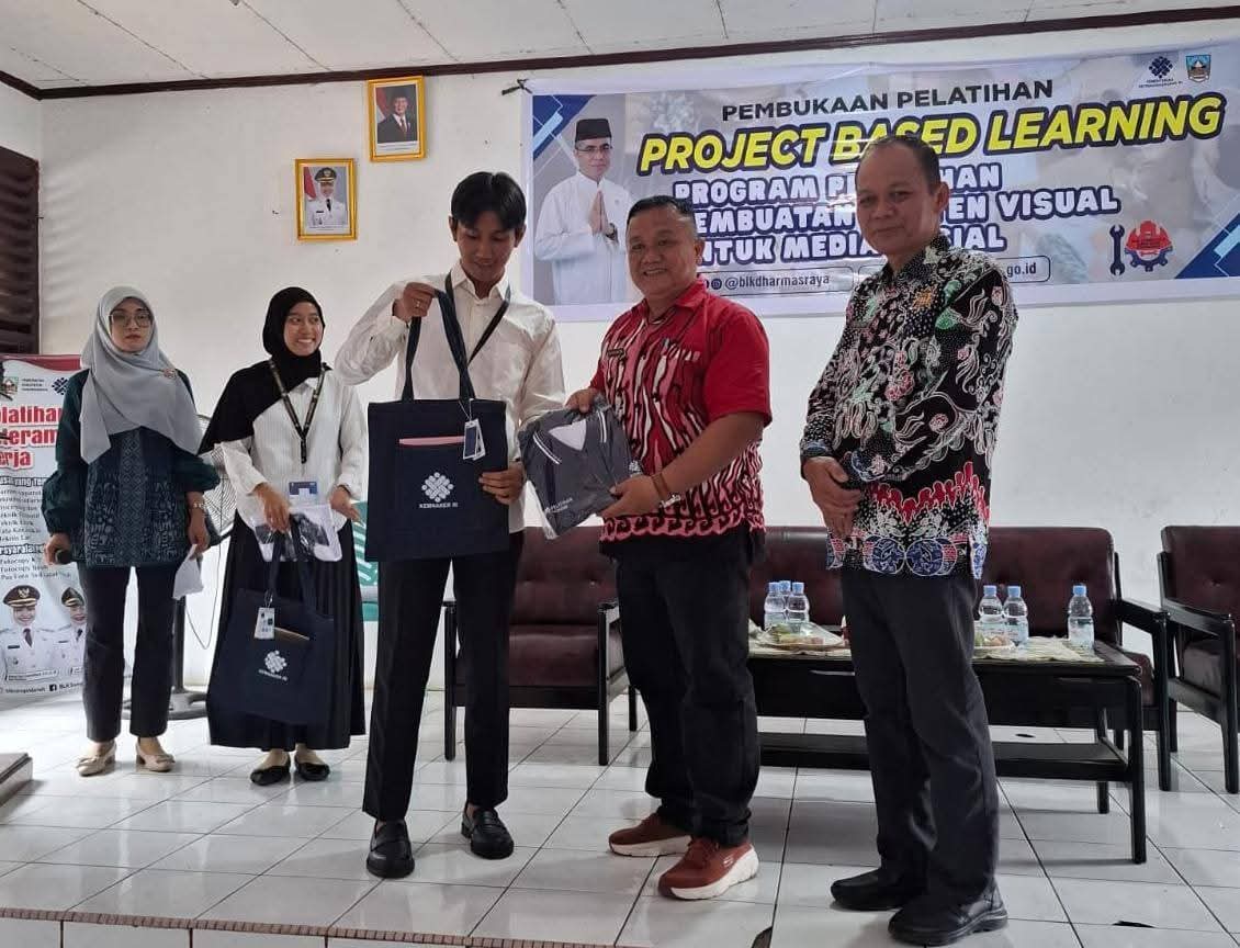 pelatihan-konten-visual-di-dharmasraya:-kunci-emas-generasi-muda-menembus-era-digital