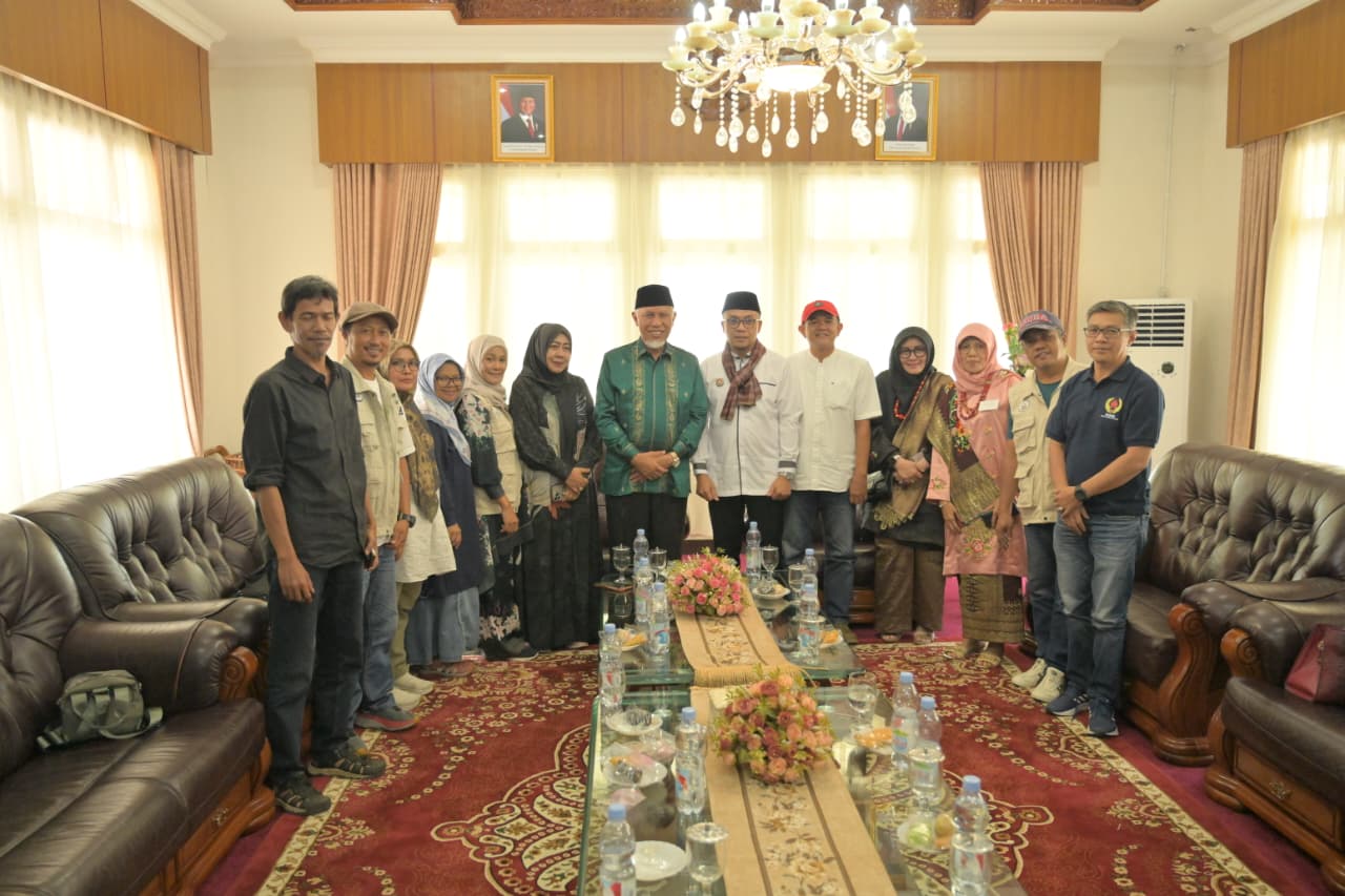 gubernur-mahyeldi-dukung-operasi-bibir-gratis-yang-digelar-iasma-1-bukittinggi