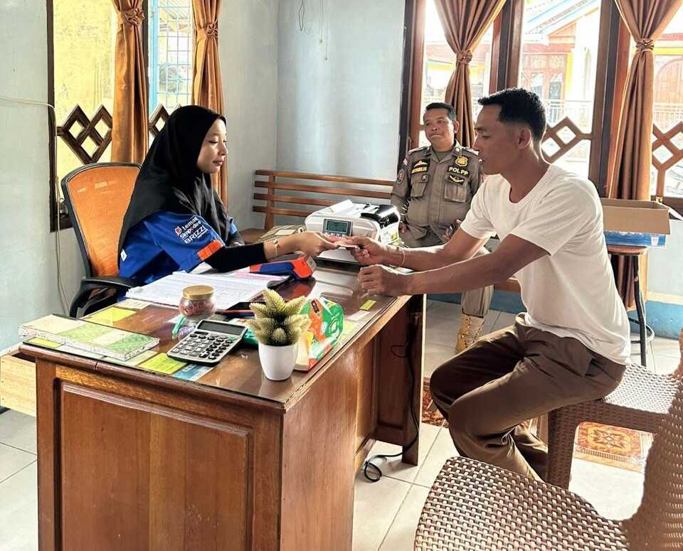 perjuangan-sinyal-berbuah-manis:-siaparia-butarbutar-sukses-ubah-salon-jadi-pusat-keuangan-warga-mentawai