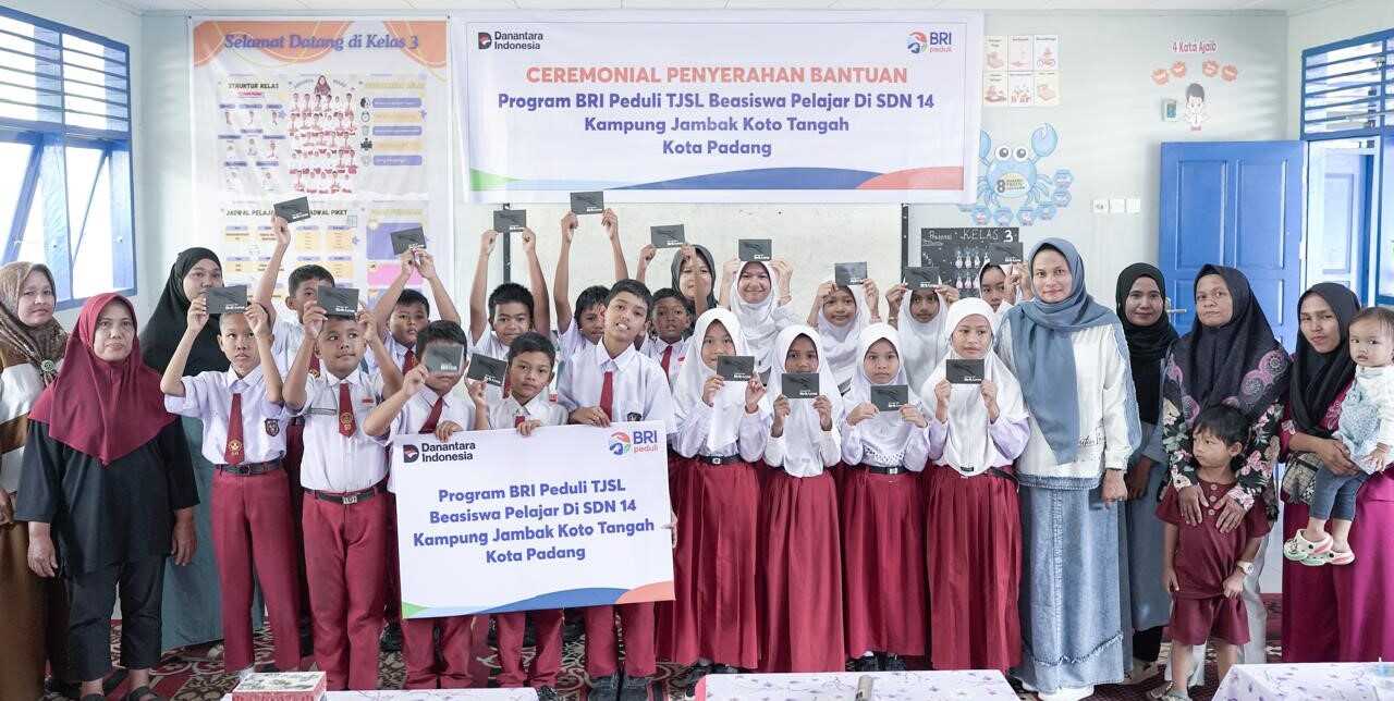 tahun-kedua-beruntun,-bri-region-3-padang-kembali-bantu-sdn-14-kp-jambak-lewat-beasiswa-pelajar
