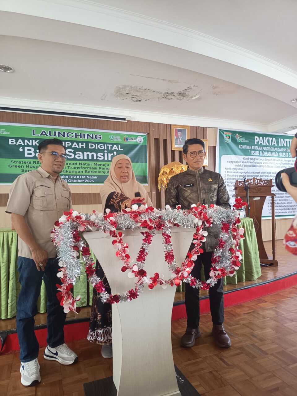 rsud-mohammad-natsir-luncurkan-bank-sampah-digital-‘bangsamsir’,-jadi-pelopor-smart-green-hospital