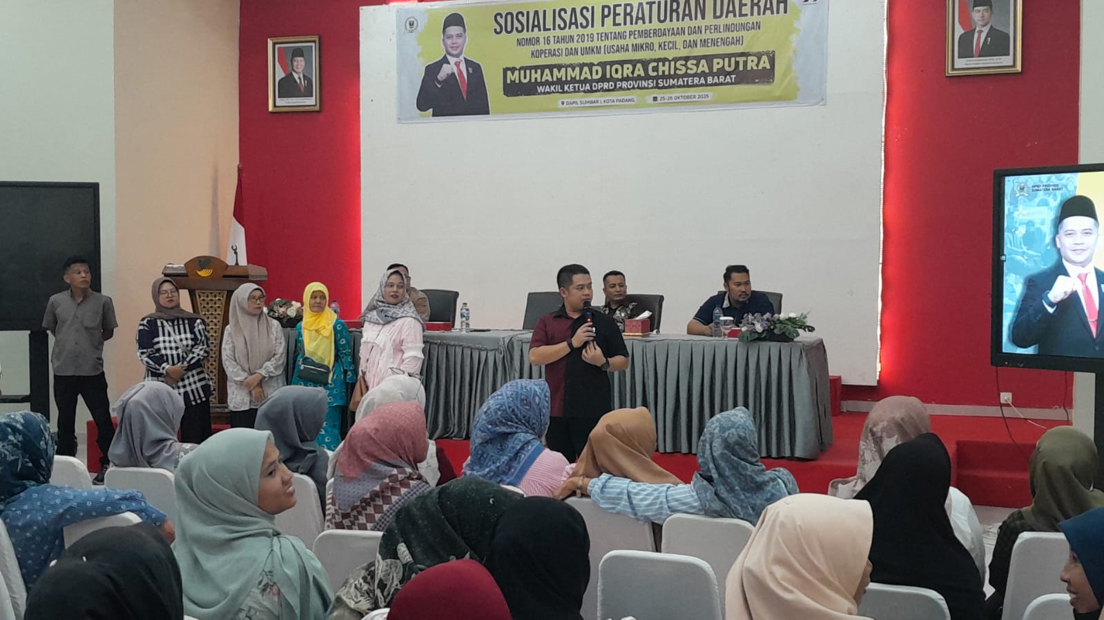 ratusan-warga-padang-ikuti-sosper-perlindungan-koperasi-dan-umkm-oleh-iqra-chissa