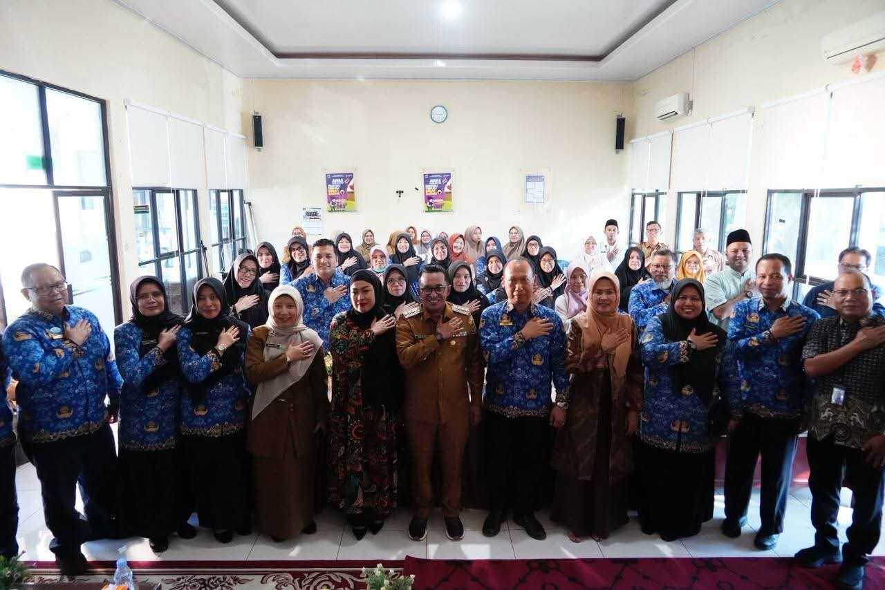 pns-pemkab-tanah-datar-bakal-ikuti-ujian-kompetensi