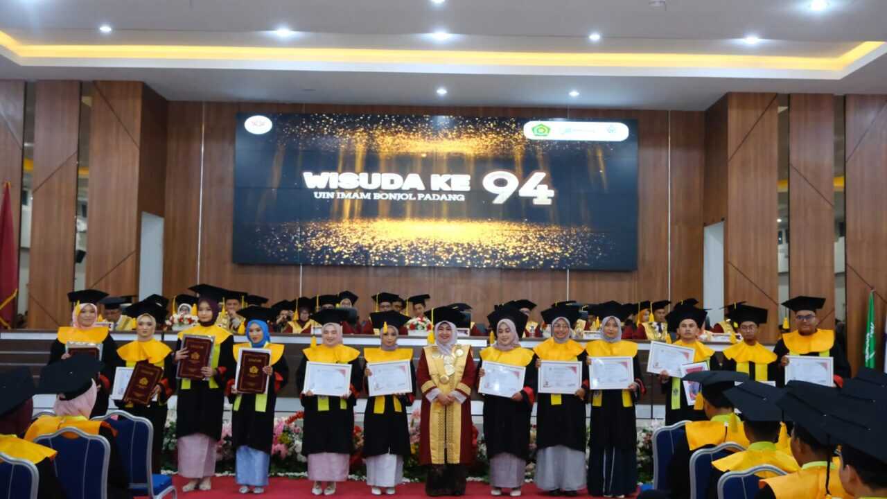 wisuda-hari-terakhir-uin-ib-padang-penuh-haru-dan-inspirasi