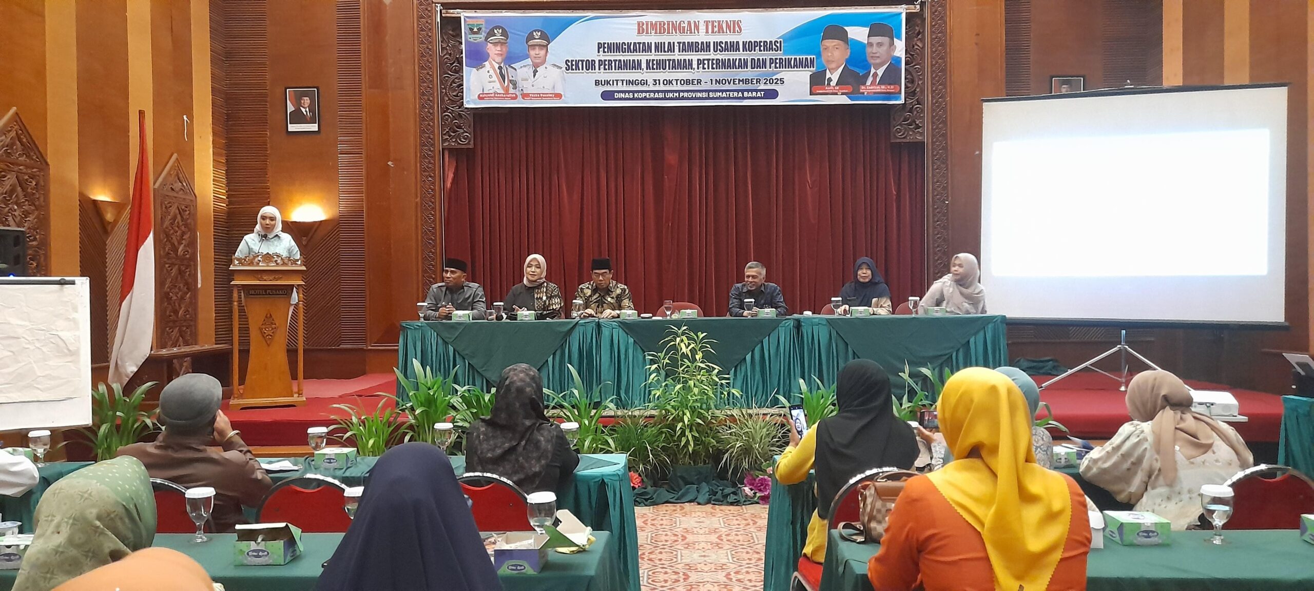 anggota-dpr-ri-cindy-monica-salsabila,-siap-dukung-petani-kopi-dan-peternak-madu-di-kab.-agam