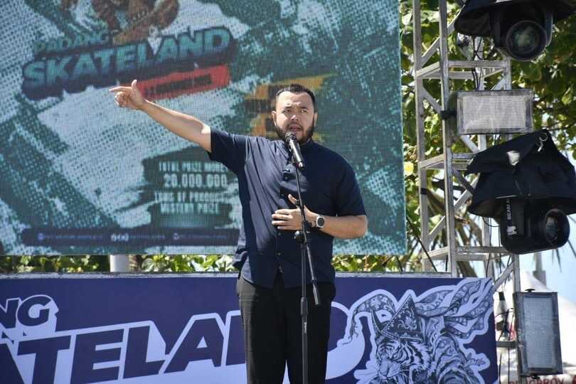 fadly-amran-lakukan-revitalisasi-pantai-padang-dan-pasar-raya