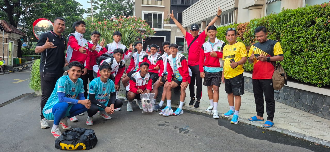 laga-perdana-popnas-2025,-tim-sepak-bola-sumbar-siap-tantang-bali