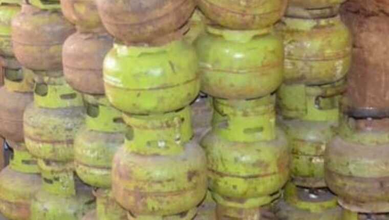 gas-melon-datang-terbatas,-langsung-diserbu-warga