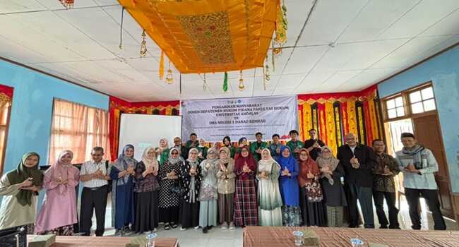 fh-unand-ingatkan-hukuman-disiplin-guru-bukan-tindak-pidana