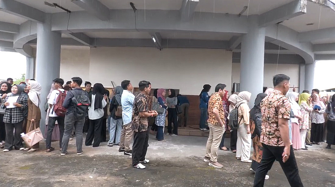 ikut-drill-gempa-tsunami,-rektor-krismadinata:-komitmen-unp-sebagai-kampus-siaga-bencana