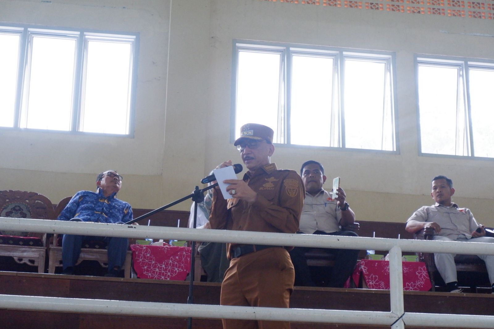 drum-band-mtsn-1-pesisir-selatan-dilepas-bupati-untuk-berlaga-di-ajang-nasional-batavia-marching-band-open-competition