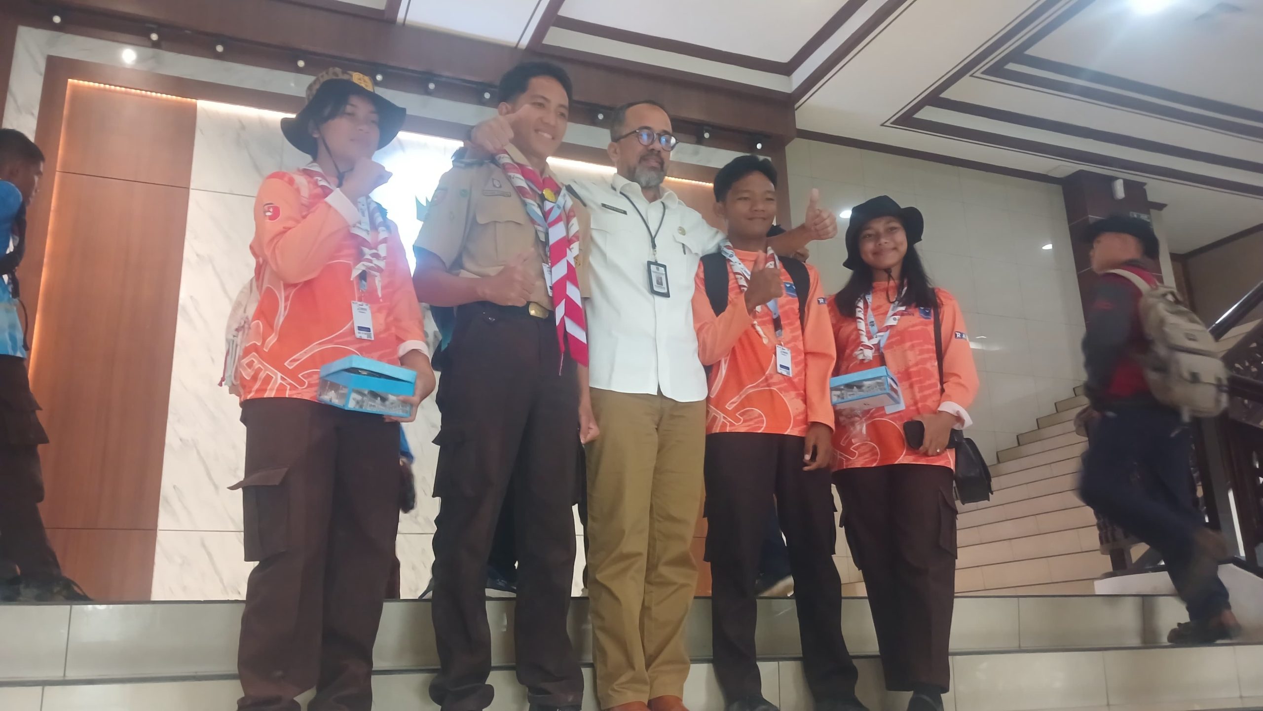 pelajari-tupoksi-kedewanan,-80-anggota-pramuka-kwarda-sumbar-kunjungi-sekretariat-dprd