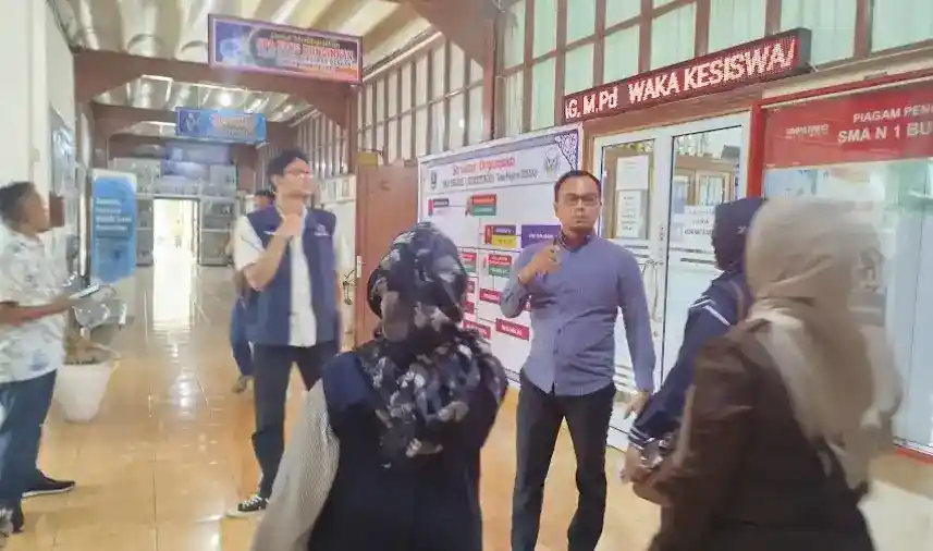 di-bukittinggi,-ombudsman-sumbar-temukan-900-lebih-ijazah-belum-diambil 