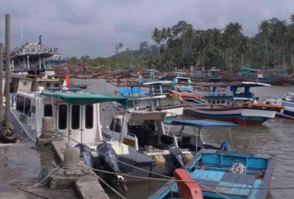 enam-nelayan-asal-air-bangis-dilaporkan-hilang-kontak-saat-melaut