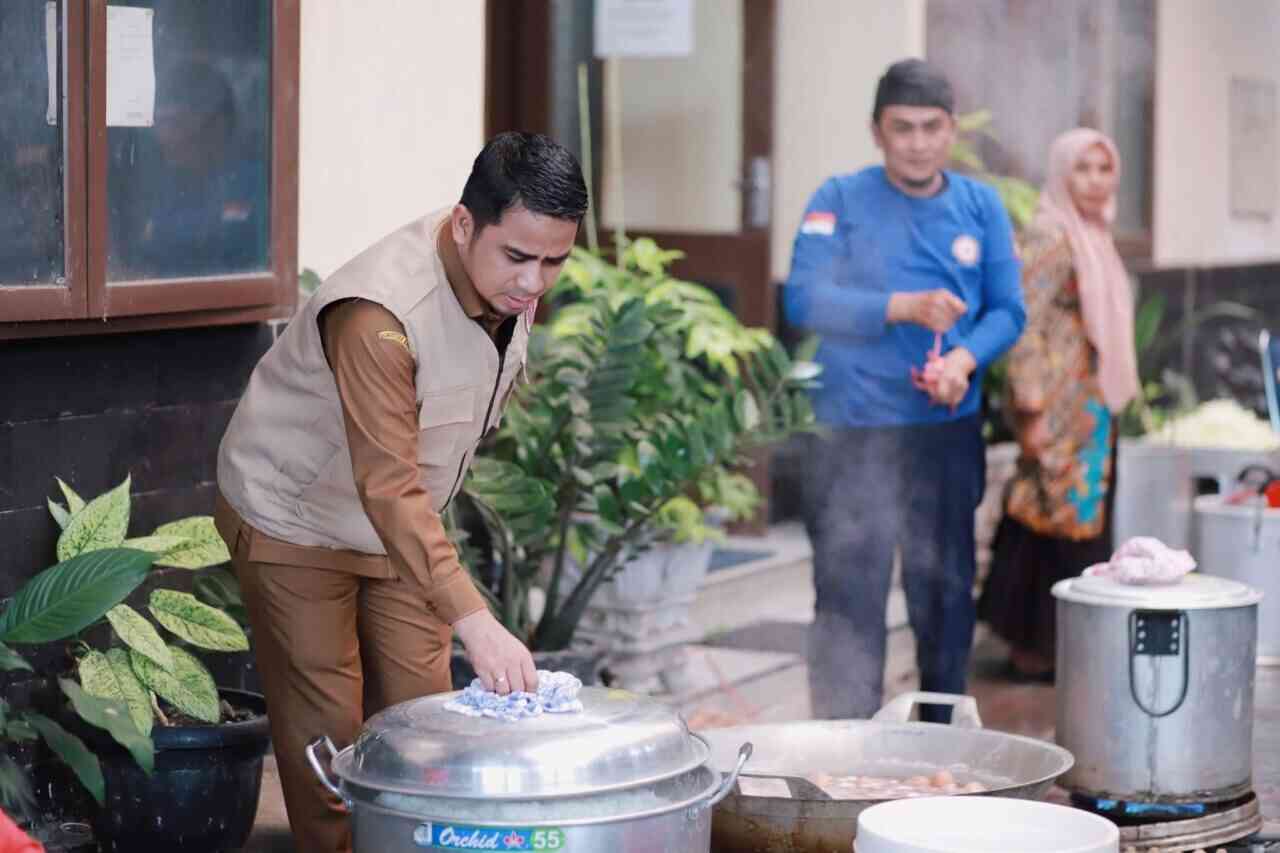 pemko-solok-pastikan-makanan-warga-terdampak-banjir