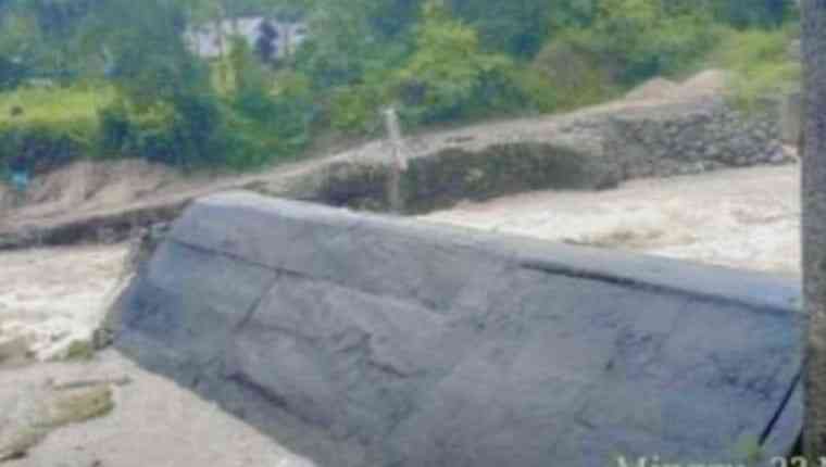 di-padang-pariaman,-11-rumah-hanyut-dan-2.818-jiwa-mengungsi