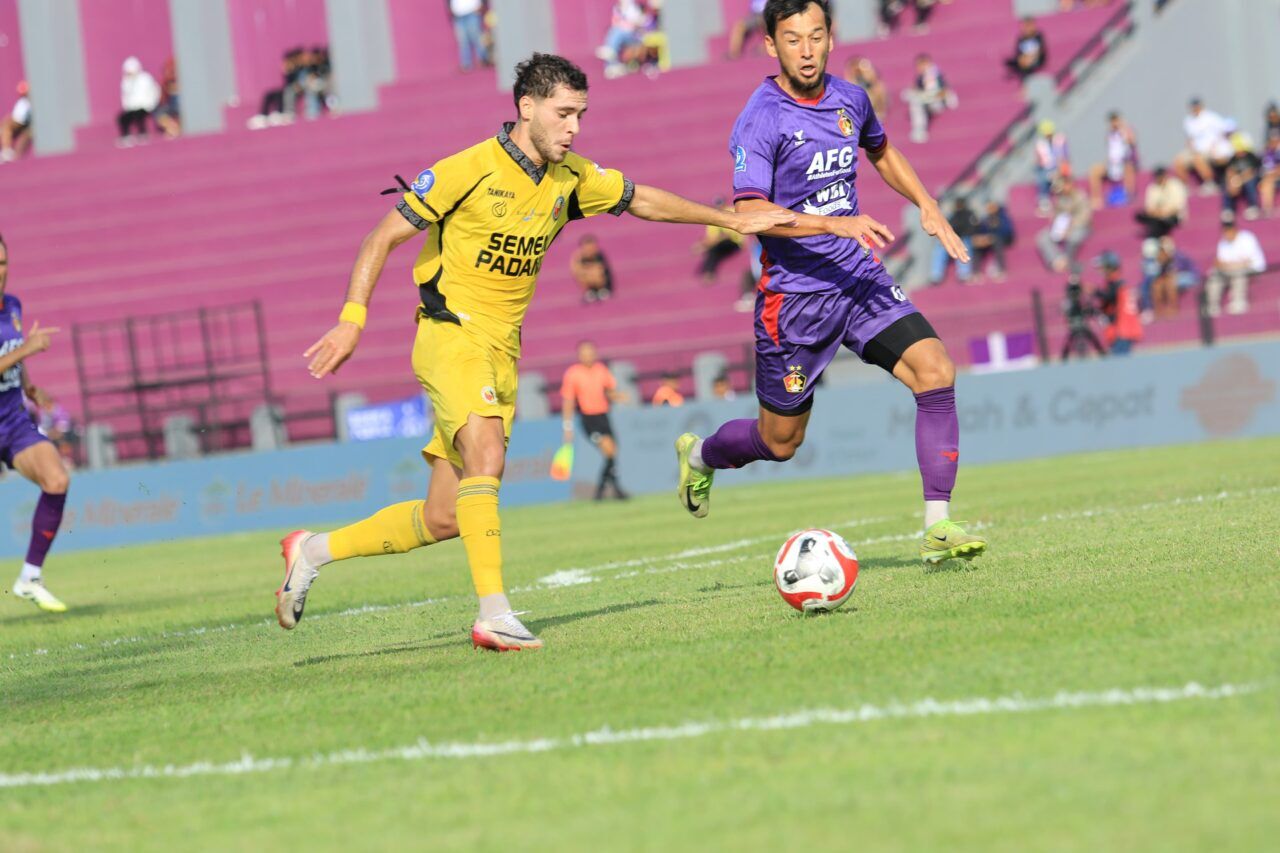kakah-dari-persik,-dejan-antonic-nilai-semen-padang-fc-sudah-berkembang