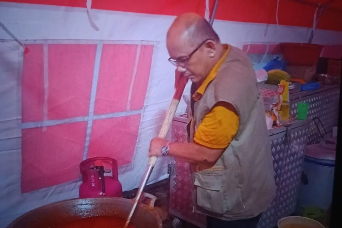 pemkab-agam-dirikan-26-dapur-umum-untuk-korban-banjir-bandang-dan-longsor