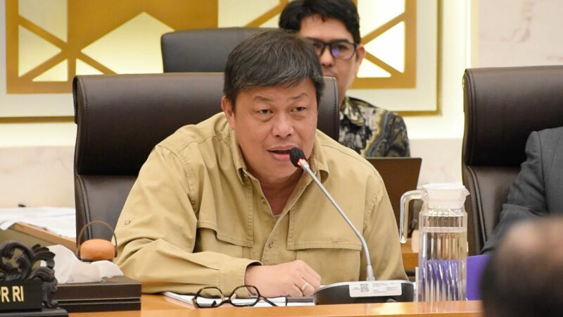 alex-indra-lukman-beberkan-komitmen-pemerintah-pusat-untuk-sumbar:-“jangan-telat-data!”