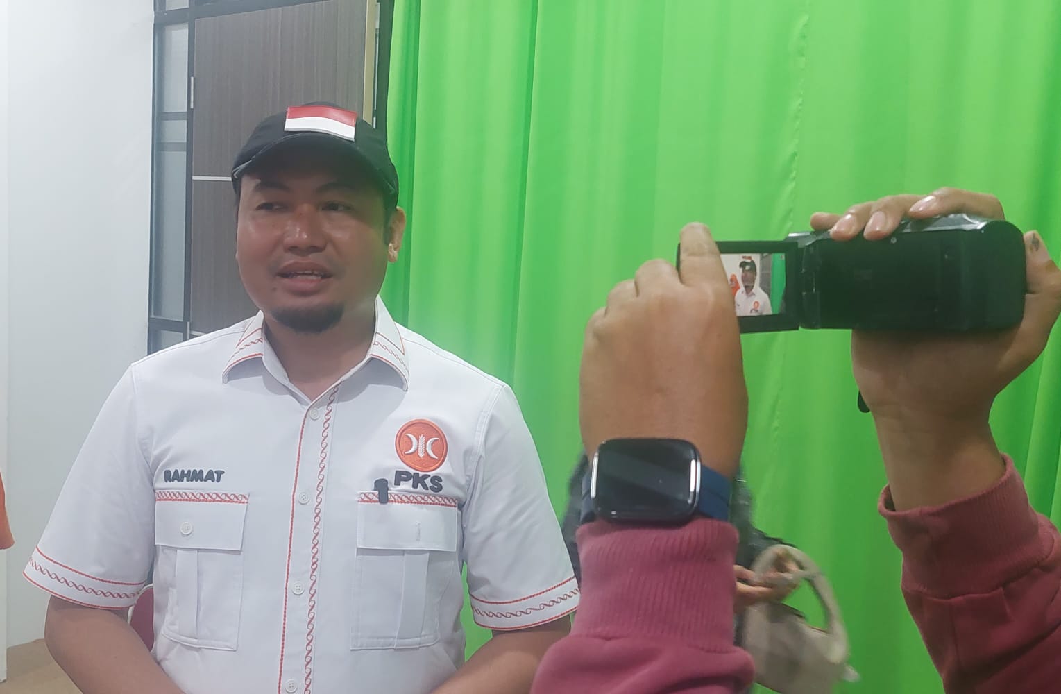 kayu-gelondongan-hancurkan-rumah-dan-infrastruktur,-rahmat-saleh-desak-polda-sumbar-usut-dugaan-pembalakan-liar