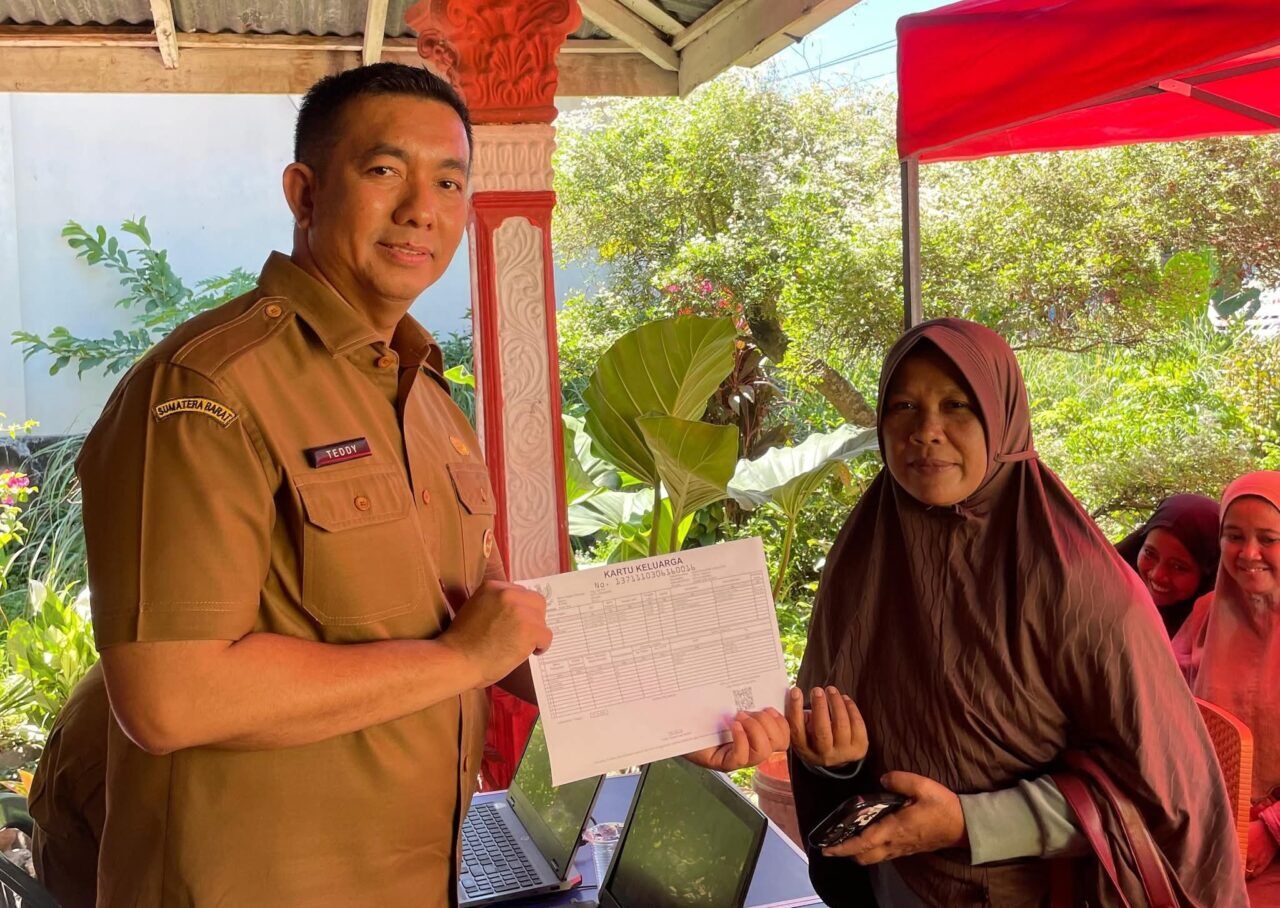 disdukcapil-padang-buka-posko-layani-korban-banjir