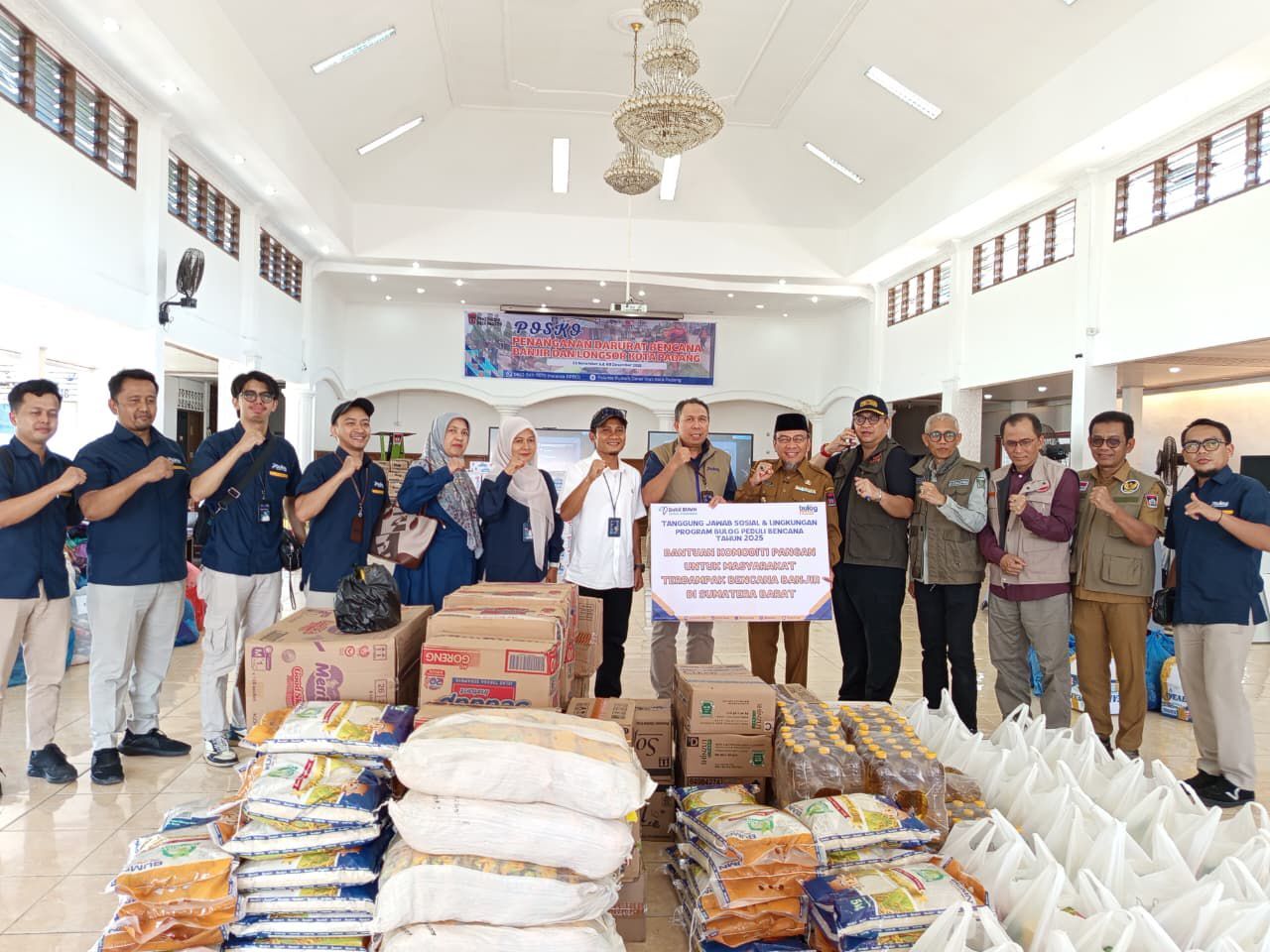 kota-padang-terima-bantuan-dari-bulog