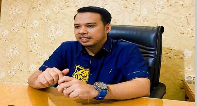 kapal-bermuatan-kayu-asal-mentawai-terdampar-di-lampung,-defika:-ditjen-gakkum-dan-satgas-pkh-harus-bergerak