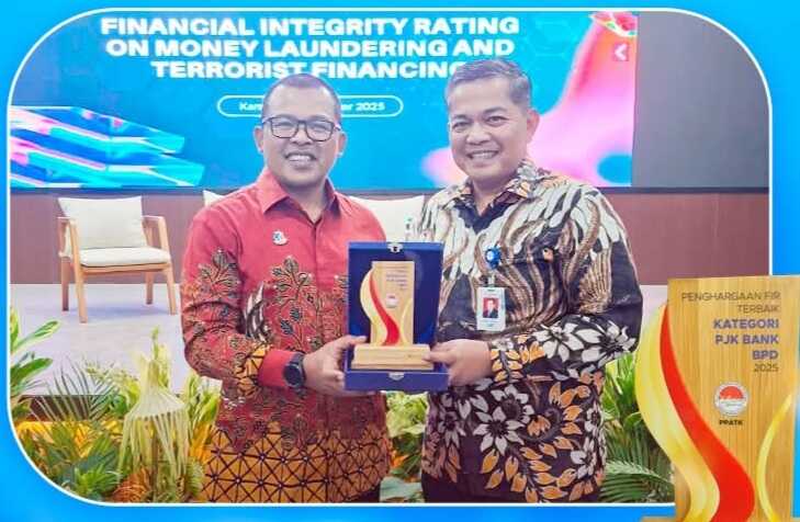 bank-nagari-raih-penghargaan-fir-terbaik-–-kategori-pjk-bank-bpd-2025
