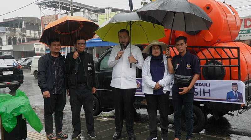 dpw-partai-nasdem-sumbar-peduli-:-salurkan-50-toren-air-untuk-korban-bencana