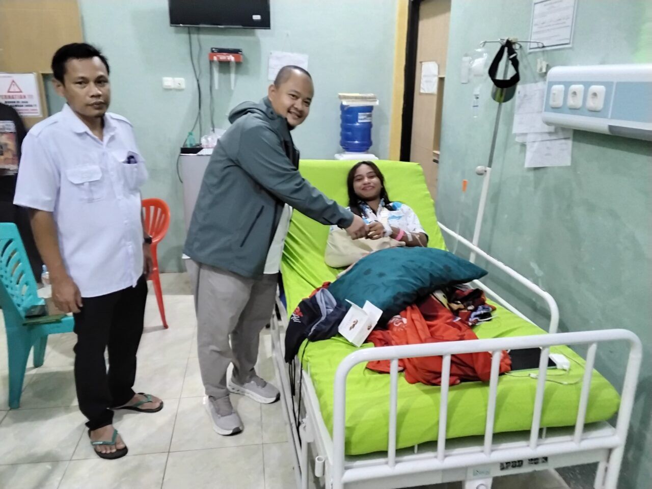 koni-sumbar-jenguk-atlet-sepatu-roda-ke-rumah-sakit