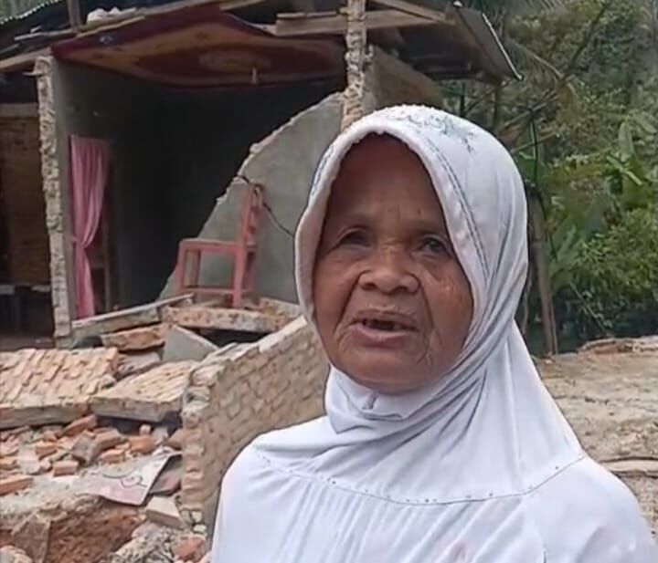 “tolong-bantu-amak”,-seruan-senyap-mak-yusmaniar-dari-puing-puing-reruntuhan-bayang-utara