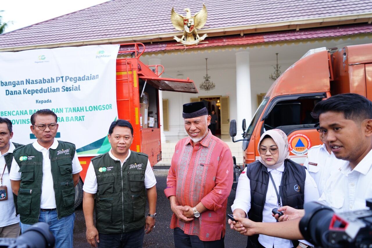 pegadaian-salurkan-bantuan-rp680-juta-untuk-korban-banjir-sumbar