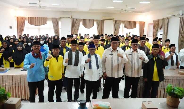 di-tengah-bencana,-bupati-tetap-lepas-kontingen-mtq-tanah-datar
