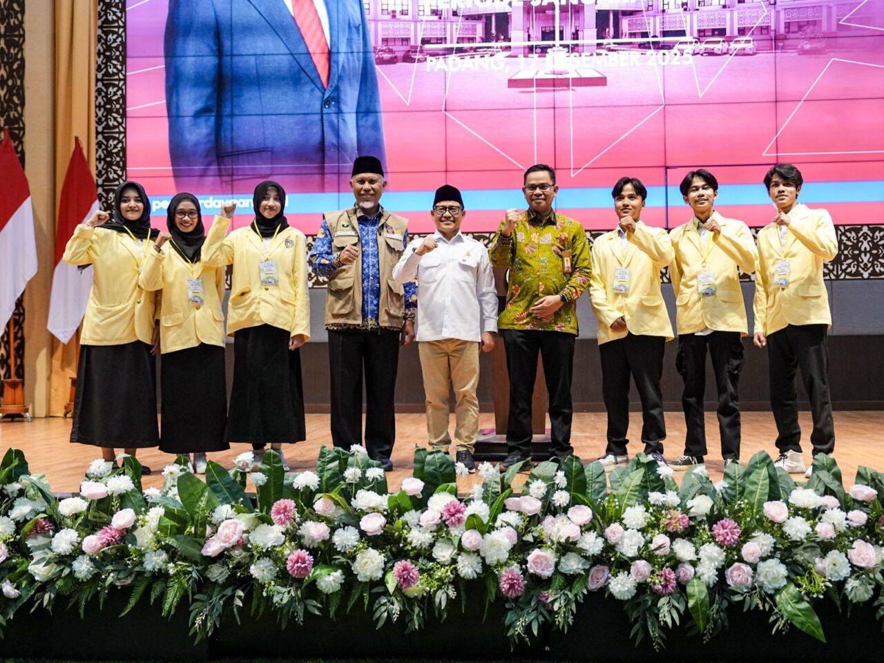 muhaimin-iskandar-dorong-kkn-berdampak-berbasis-sdgs,-2.232-mahasiswa-unp-dilepas