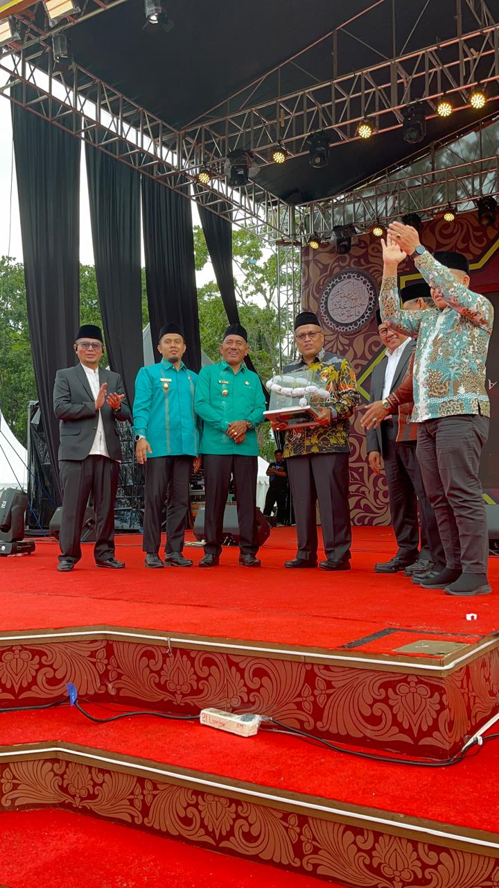 penutupan-mtqn-xli-sumbar,-sekdaprov:-wujudkan-al-qur’an-sebagai-pondasi-pembangunan-daerah