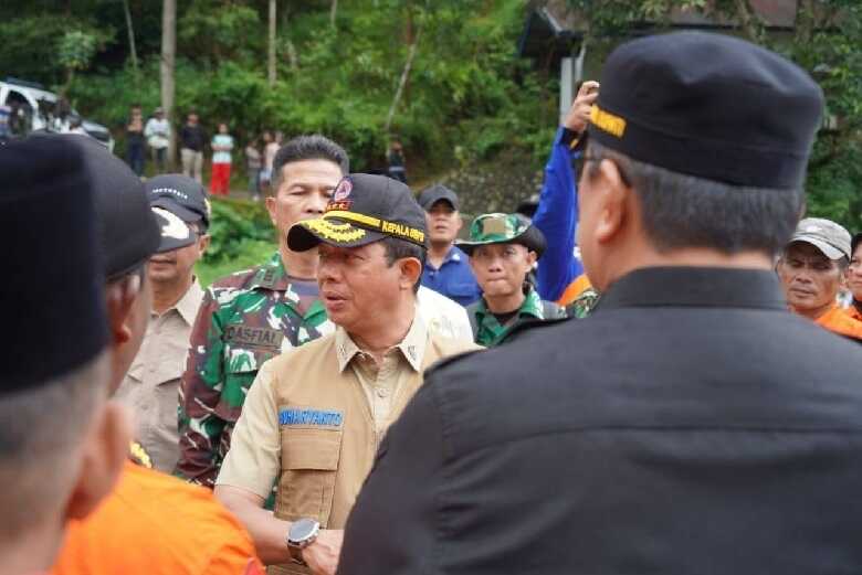 kepala-bnpb:-selain-fasilitas-rumah,-pengungsi-di-huntara-akan-diberi-bantuan-rp600-ribu-per-bulan