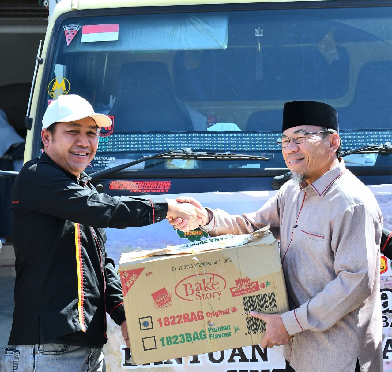 ikpk-batam-berikan-bantuan-rp75-juta-untuk-korban-bencana-di-padang