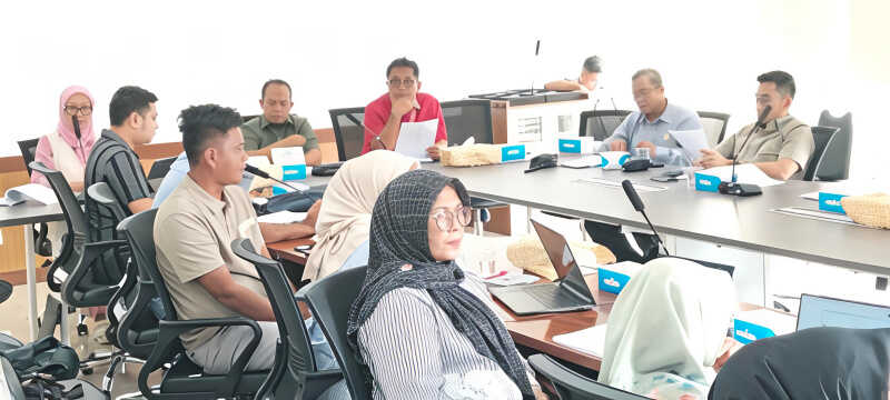 evaluasi-gubernur-rampung,-ketua-dprd-padang-muharlion-:-apbd-2026-total-rp2,7-triliun