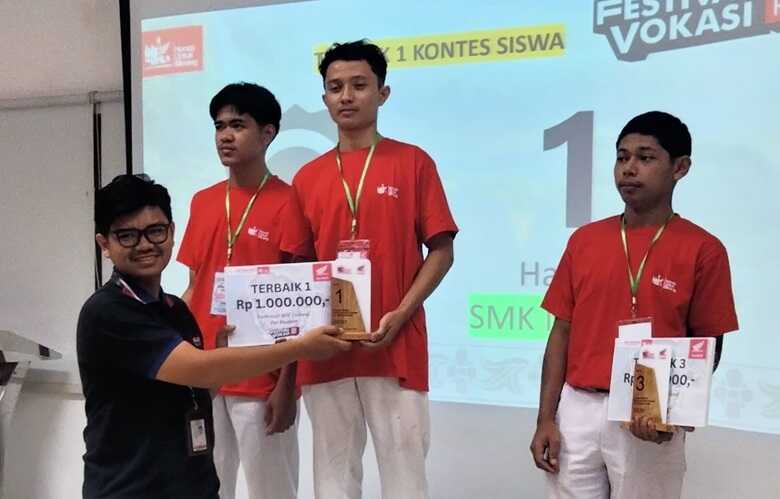 guru-dan-siswa-smkn-1-baso-agam-maju-ke-tingkat-nasional-di-festival-vokasi-satu-hati