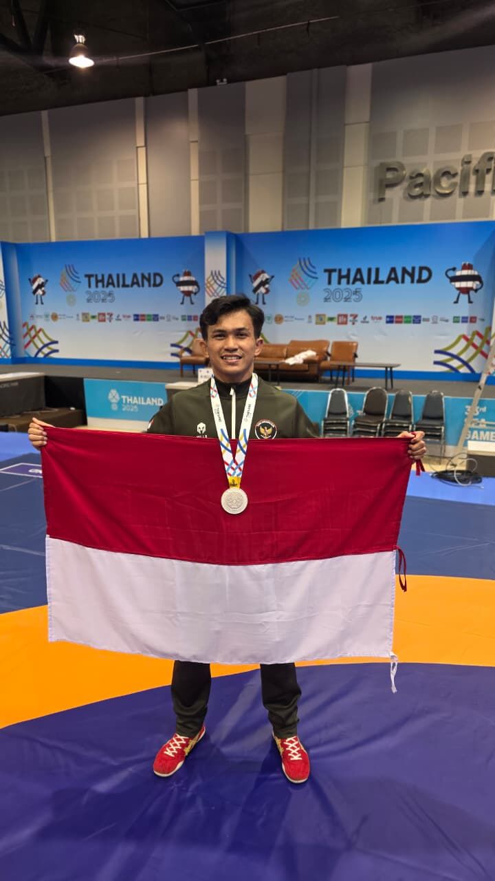 pegulat-sumbar-gilang-ilhaza-raih-perak-sea-games-2025