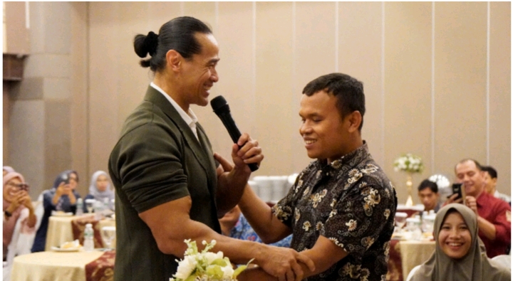 ade-rai-ajak-anggota-kompas-jkn-padang-ubah-gaya-hidup:-sehat-itu-investasi,-jkn-itu-gotong-royong