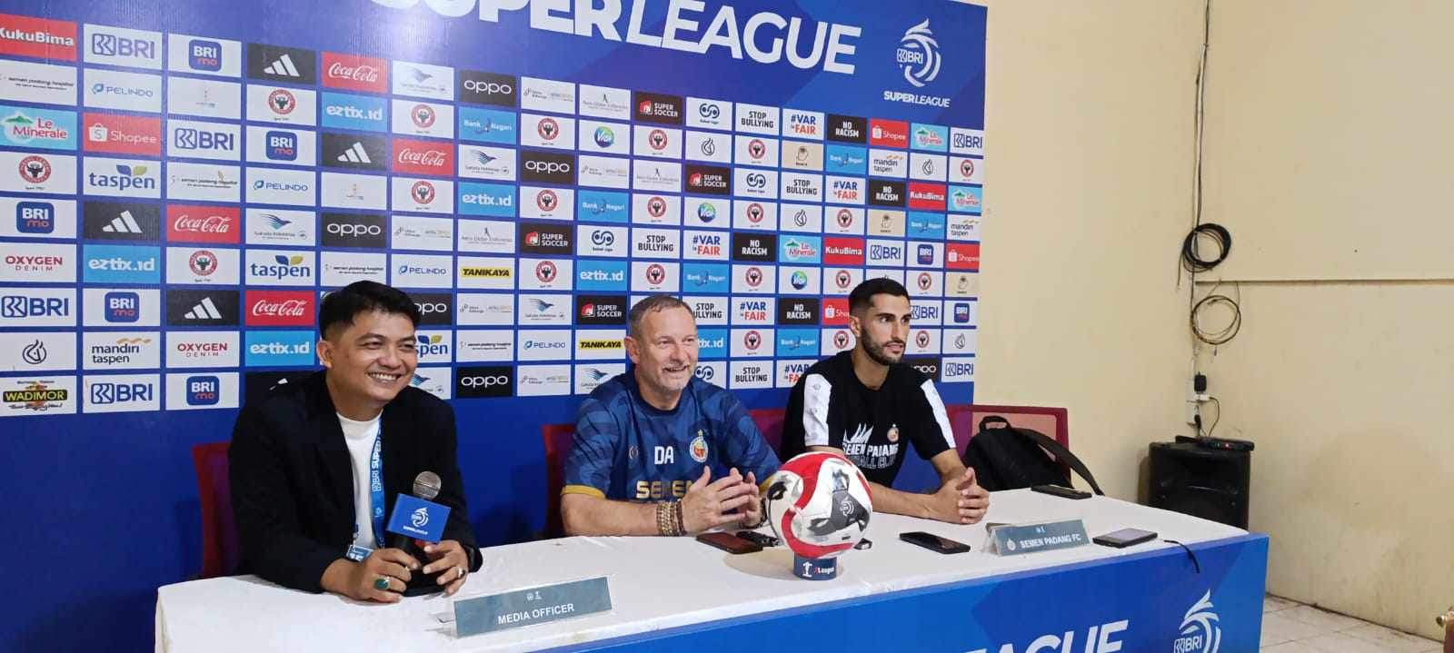 lawan-persija,-dejan-antonic-minta-pemain-semen-padang-fc-ubah-ini