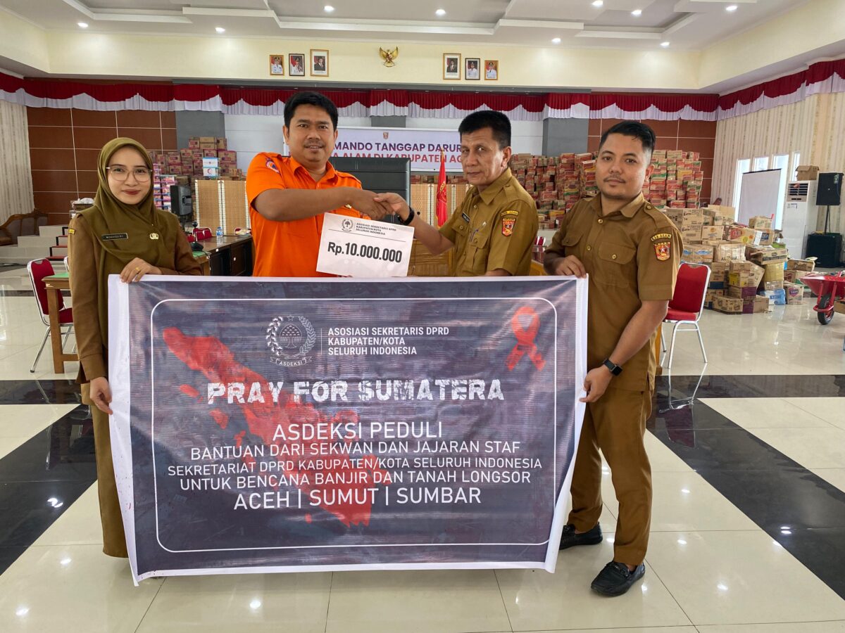 asosiasi-sekretaris-dprd-se-indonesia-peduli-bencana-di-agam