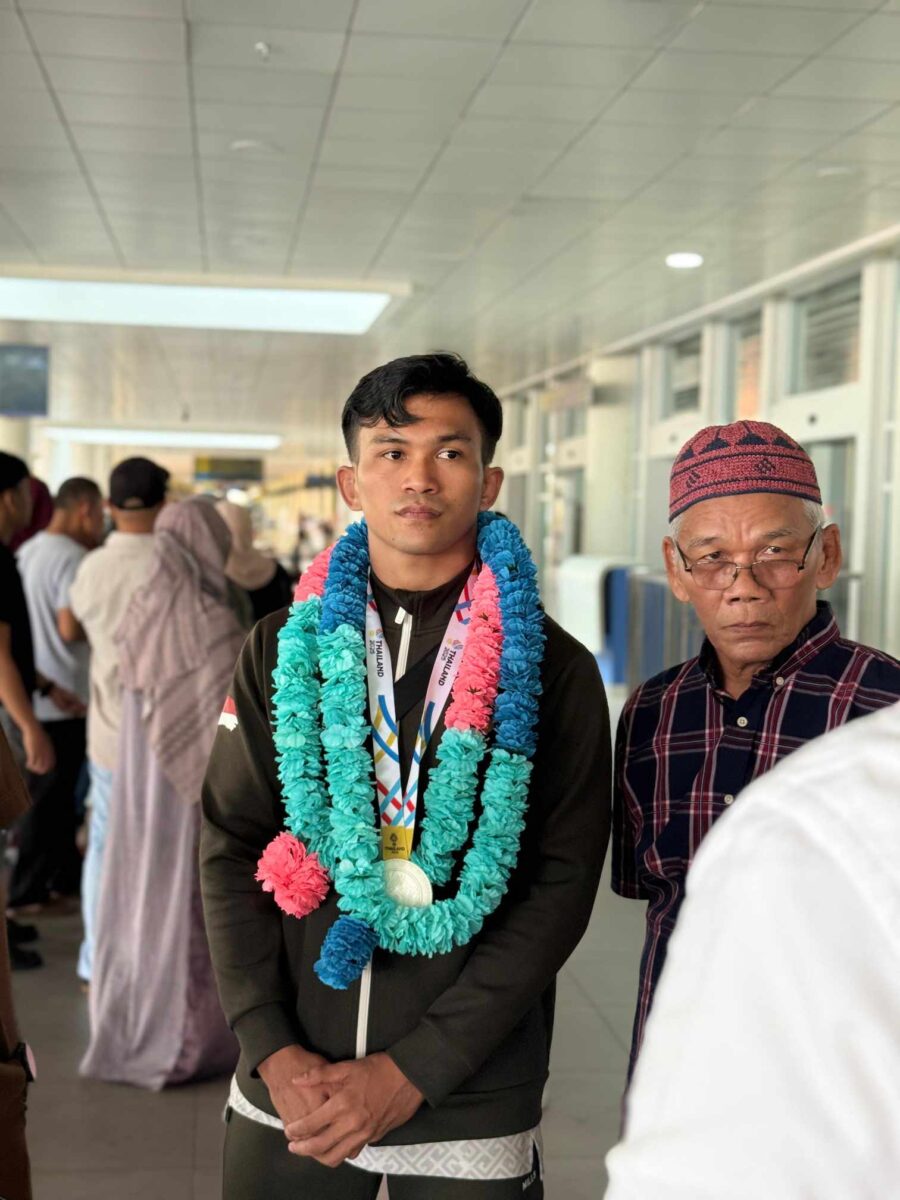 suara-hati-pegulat-sumbar-gilang-ilhaza-usai-meraih-perak-sea-games-2025,-“bisa-menjadi-pegawai-pdam-padang-sudah-cukup”,-daerah-lain-sudah-banyak-menawar