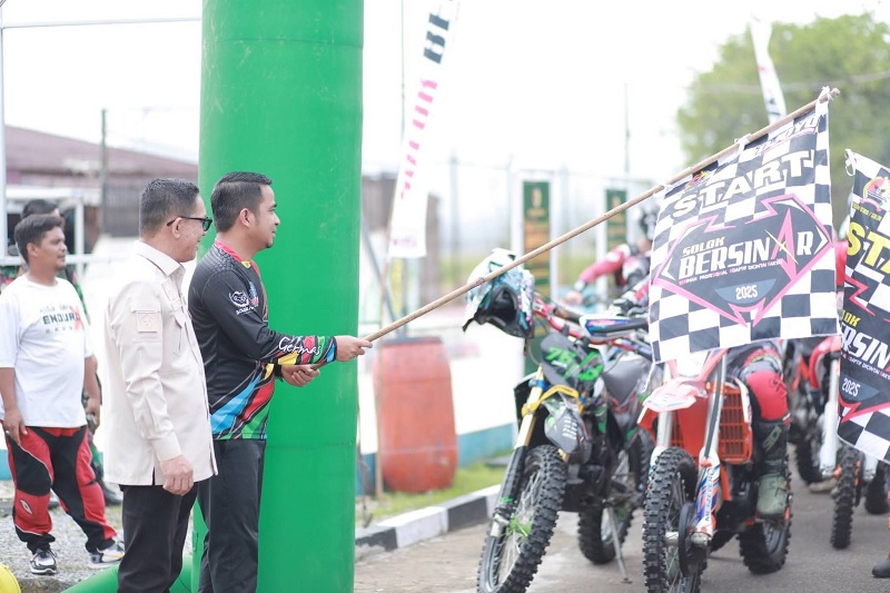 walikota-lepas-peserta-solok-bersinar-trail-adventure